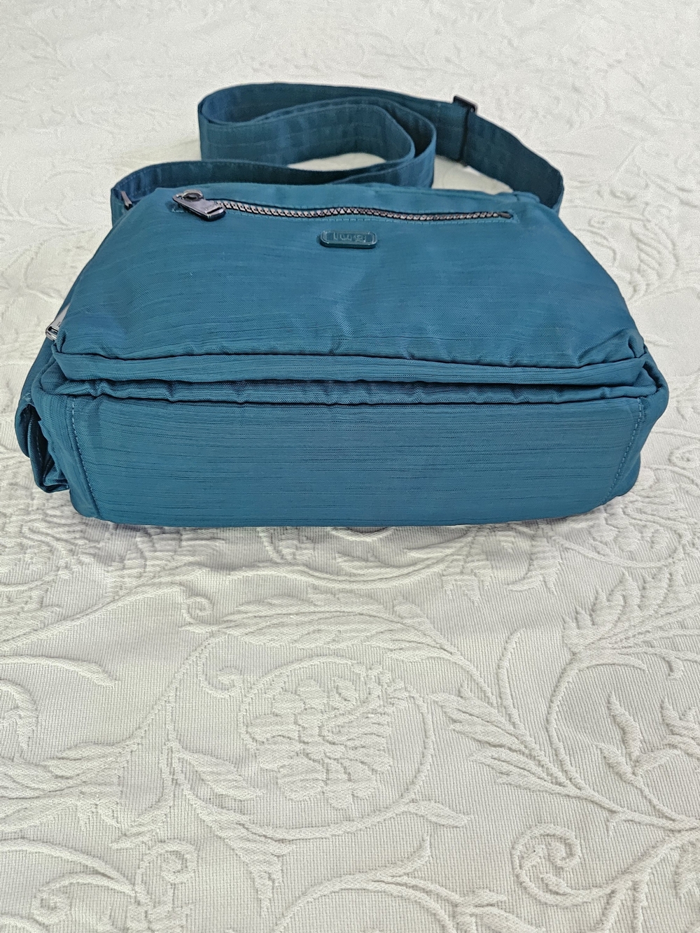 lug Infinity Shimmy Teal Shoulder/Crossbody Bag - Picture 9 of 16